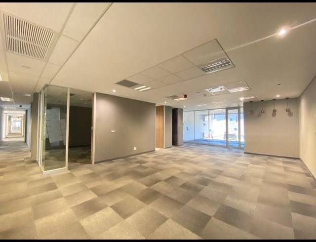 5,108M² OFFICE TO LET IN BRYANSTON